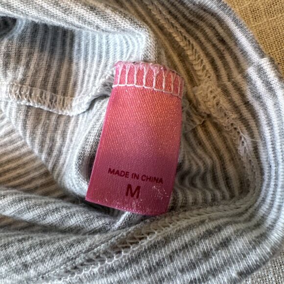 Victoria’s Secret PINK Jones & Mitchell Mizzou Missouri Tigers Vneck Size Medium - Picture 7 of 9